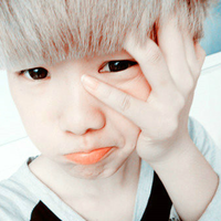 最新帅气阿宝色男生微信头像 心给了你却把它撕裂