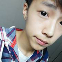 最新帅气阿宝色男生微信头像 心给了你却把它撕裂