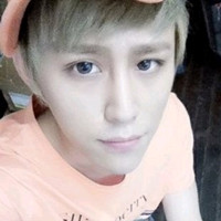 最新帅气阿宝色男生微信头像 心给了你却把它撕裂