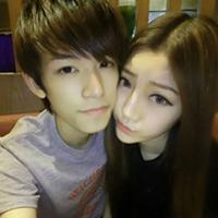 2017华丽的情侣微信头像 期待应不应该幻想你还在