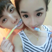 2017华丽的情侣微信头像 期待应不应该幻想你还在