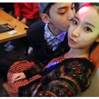 2017华丽的情侣微信头像 期待应不应该幻想你还在