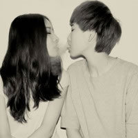 2017华丽的情侣微信头像 期待应不应该幻想你还在