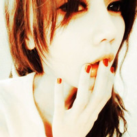 多么可笑的爱_非主流时尚漂亮的美女微信头像