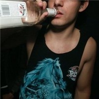 非主流个性欧美男生微信头像_新欢和旧爱的执着纠缠