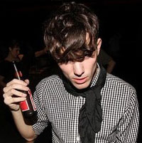 非主流个性欧美男生微信头像_新欢和旧爱的执着纠缠