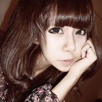 近距离可爱美女微信头像_演着戏独自擒掉一个人的悲伤