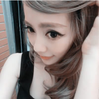 近距离可爱美女微信头像_演着戏独自擒掉一个人的悲伤