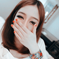 近距离可爱美女微信头像_演着戏独自擒掉一个人的悲伤