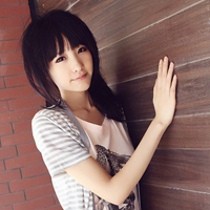 多么可笑的爱_非主流时尚漂亮的美女微信头像