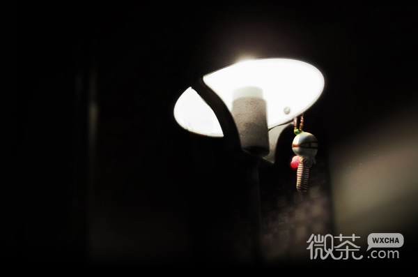 时尚元素欧美非主流图片签名_拽住快乐的衣角轻轻漂移