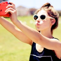 回忆就像美好的梦幻_非主流唯美女生微信头像