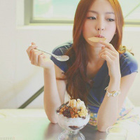 回忆就像美好的梦幻_非主流唯美女生微信头像