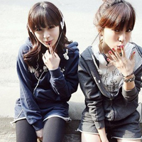 2017唯美可爱的微信姐妹头像 逃避这疲倦的爱情