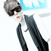 时尚个性男生微信头像_这样的爱情我要不起
