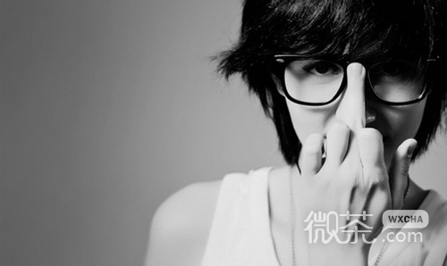 意境黑白伤感女生欧美大图 爱你爱到没有骨气,恨你恨到没有力气