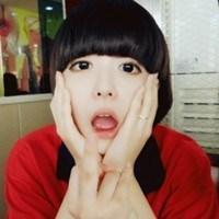 最流行的短发妹微信女生头像 除了你的拥抱我什么都能放过