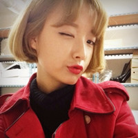 最流行的短发妹微信女生头像 除了你的拥抱我什么都能放过