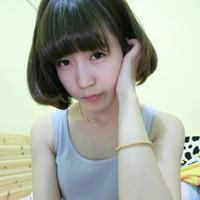 最流行的短发妹微信女生头像 除了你的拥抱我什么都能放过