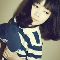 最流行的短发妹微信女生头像 除了你的拥抱我什么都能放过