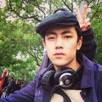 干净小清新的男生微信头像 我一个人走走停停冷暖自自给自足