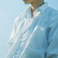 干净小清新的男生微信头像 我一个人走走停停冷暖自自给自足