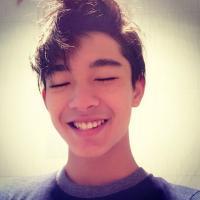 干净小清新的男生微信头像 我一个人走走停停冷暖自自给自足