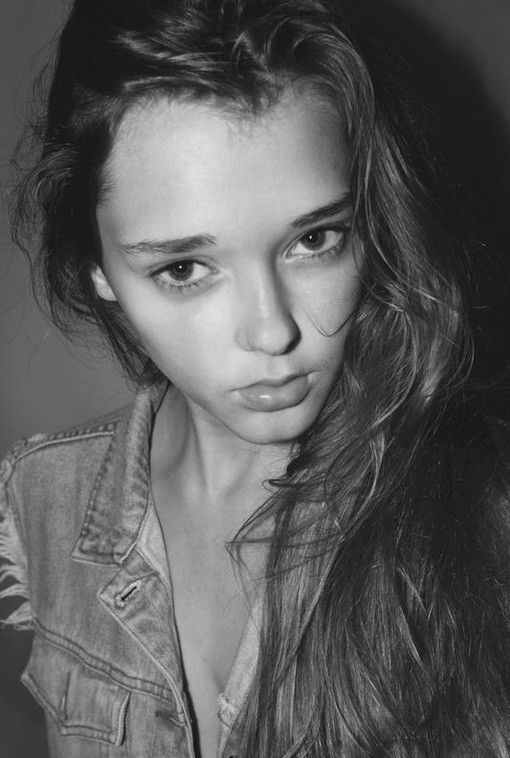 高傲的非主流欧美女生大图 放开了她的手,陪她寻找幸福