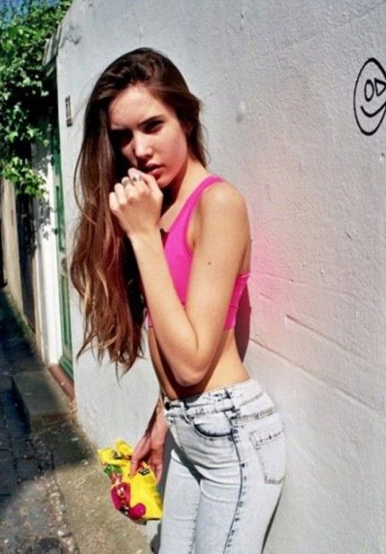 高傲的非主流欧美女生大图 放开了她的手,陪她寻找幸福