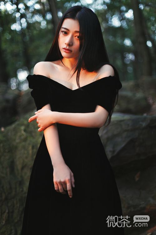 黑色系伤感个性空间女图图片最新版的 霓裳轻舞，爱情华彩了明眸