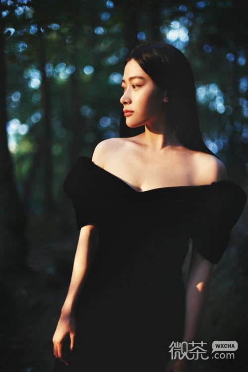 黑色系伤感个性空间女图图片最新版的 霓裳轻舞，爱情华彩了明眸