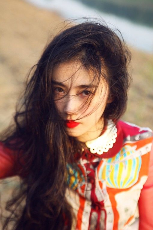 高傲的非主流欧美女生大图 放开了她的手,陪她寻找幸福