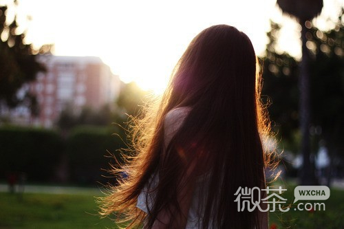寂寞欧美女生个性微信封面背景图 学会微笑着轻轻地拭去那点尘埃