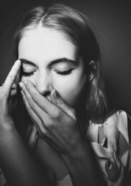 伤感女生黑白大图欧美范 不求所得太多,只求所得即为我愿