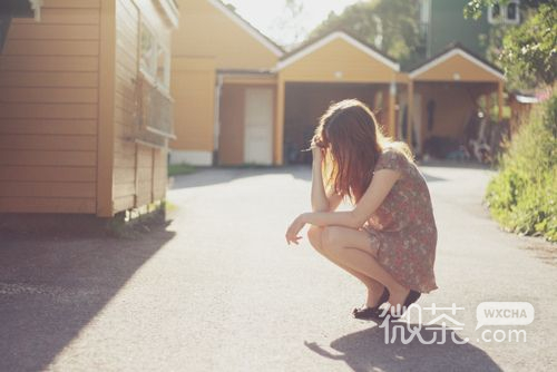 靓丽女生好心情个性图片 只需默默的一份聆听，所有都在心灵中