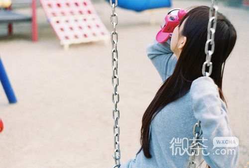 靓丽女生好心情个性图片 只需默默的一份聆听，所有都在心灵中