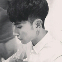 潇洒帅气的男生微信个性头像你只要那么一笑就把我打败了