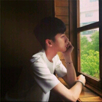 潇洒帅气的男生微信个性头像你只要那么一笑就把我打败了