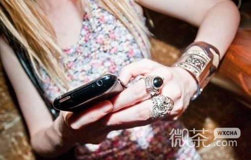 深沉的爱恋欧美伤感非主流意境图片_在那灯火阑珊处默默等待