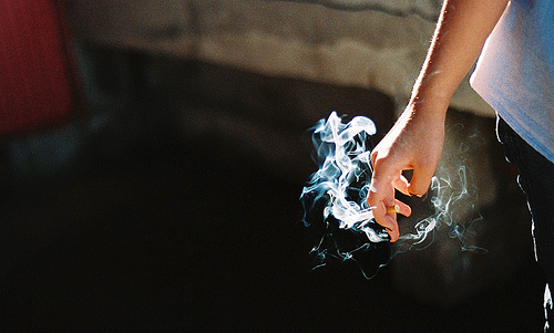 美感十足的手部特写个性美图 我的爱绝非是浅滩,我的爱是深渊