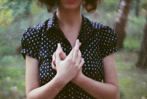 美感十足的手部特写个性美图 我的爱绝非是浅滩,我的爱是深渊