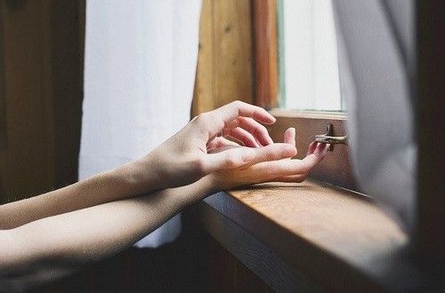 美感十足的手部特写个性美图 我的爱绝非是浅滩,我的爱是深渊