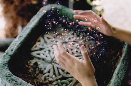 美感十足的手部特写个性美图 我的爱绝非是浅滩,我的爱是深渊