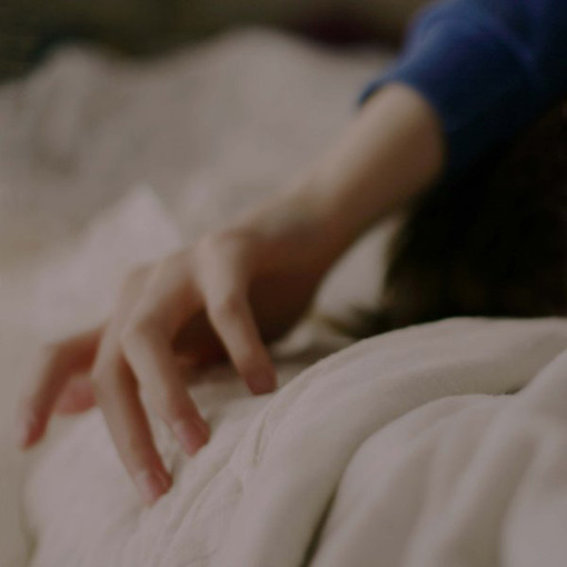 美感十足的手部特写个性美图 我的爱绝非是浅滩,我的爱是深渊