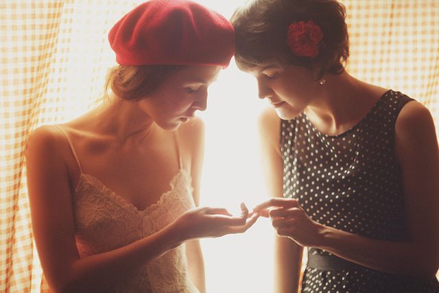 唯美姐妹欧美范儿闺蜜美图 爱中最不堪的事,是我有意,你却无心