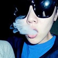 忧郁深沉的微信男生头像2017最新版 我想离开却心有不甘