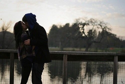 秀恩爱的个性欧美情侣图片 再深的记忆也有淡忘的一天