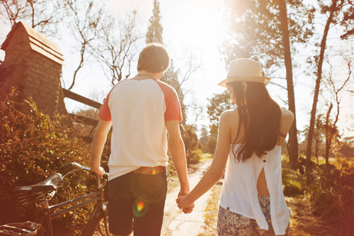 浪漫清新的个性情侣大图 一个人对你坏了再好，只会让你更想逃