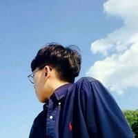 一个人海边头像男生孤单背影2017 阳光穿透泛白的记忆
