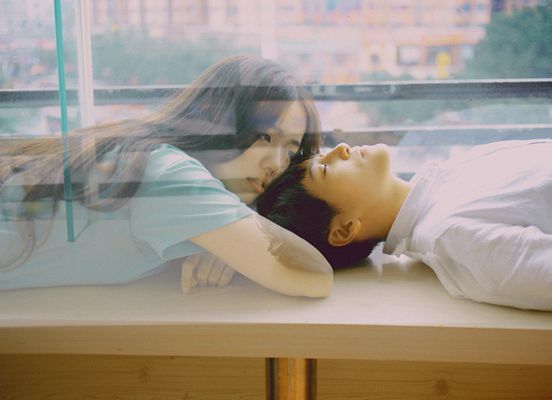 意境伤感的情侣空间大图 不外借的真心全都为你而预留